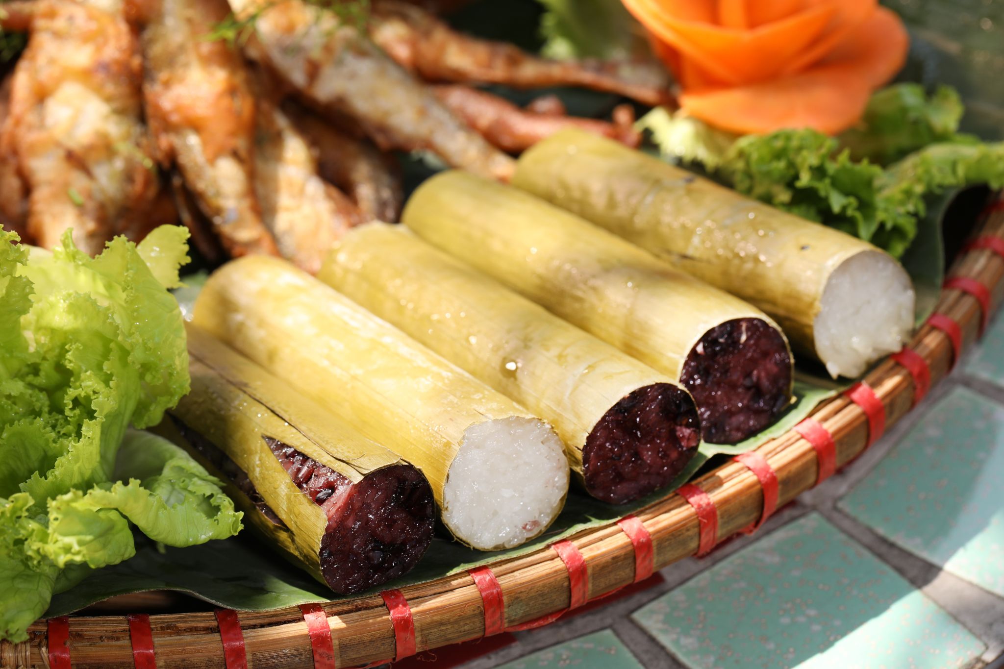 Mai Châu ăn gì - cơm lam đặc sản Mai Châu
